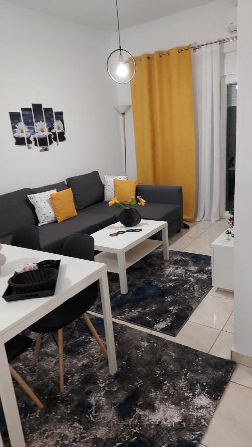 Pagrati παγκράτι Apartamento Atenas